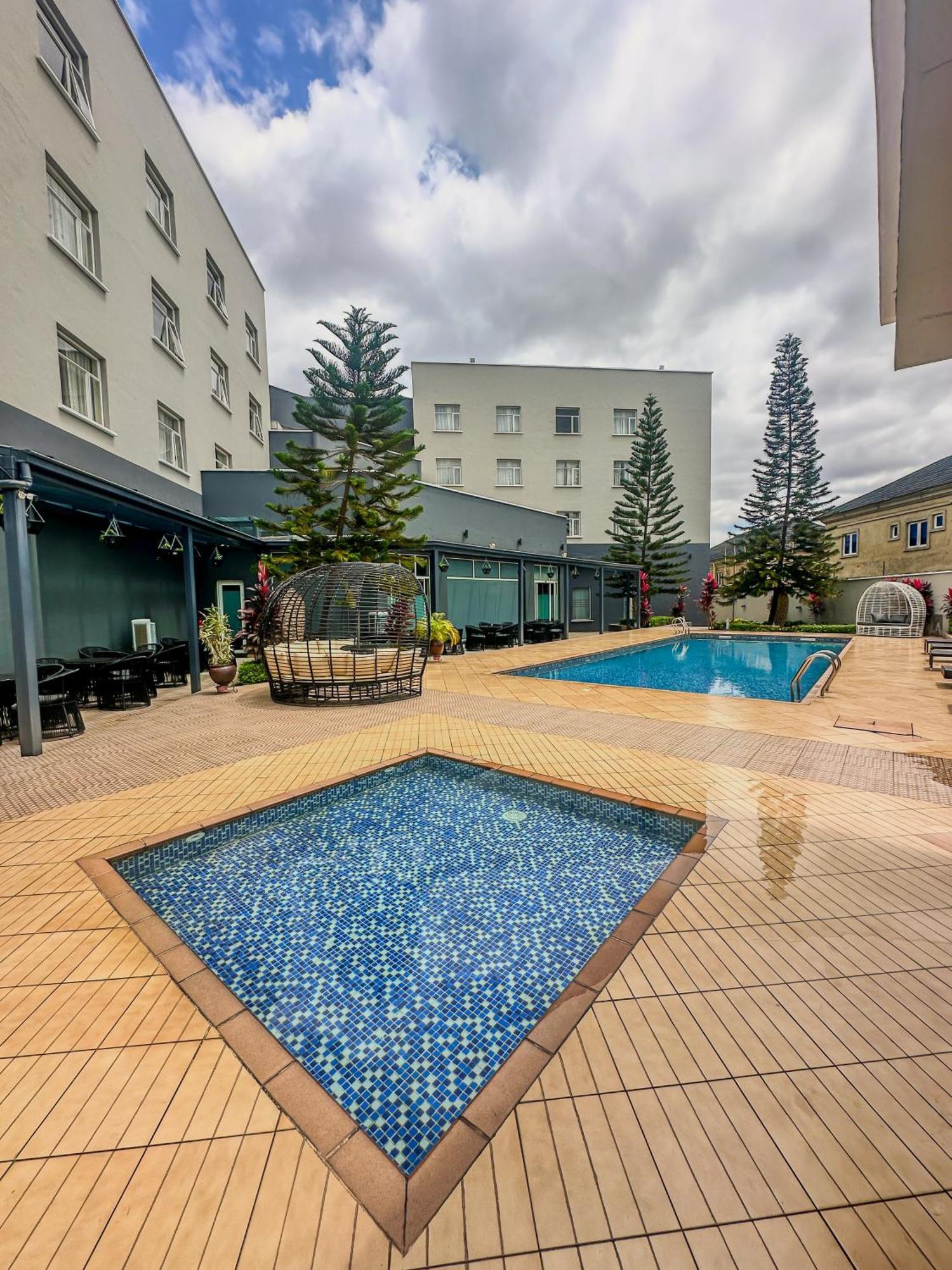 Golden Tulip Ibadan Hotel Exterior photo