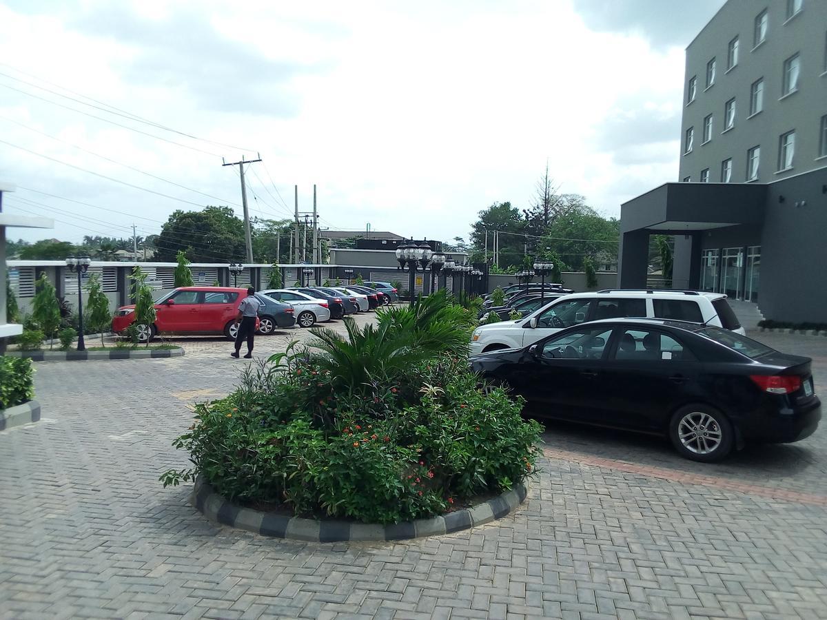 Golden Tulip Ibadan Hotel Exterior photo
